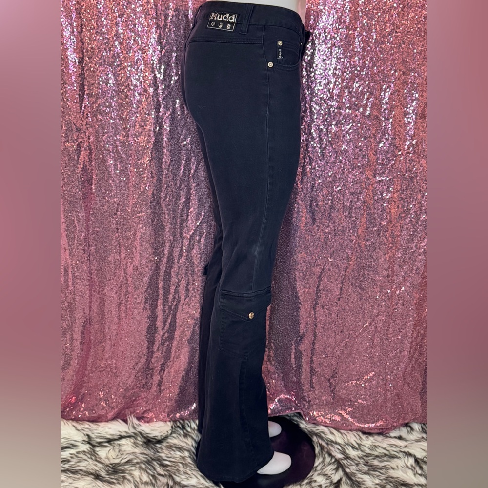 Vintage Mudd low rise soft stretch twill black cargo flares with 34” inseam - Picture 6 of 7